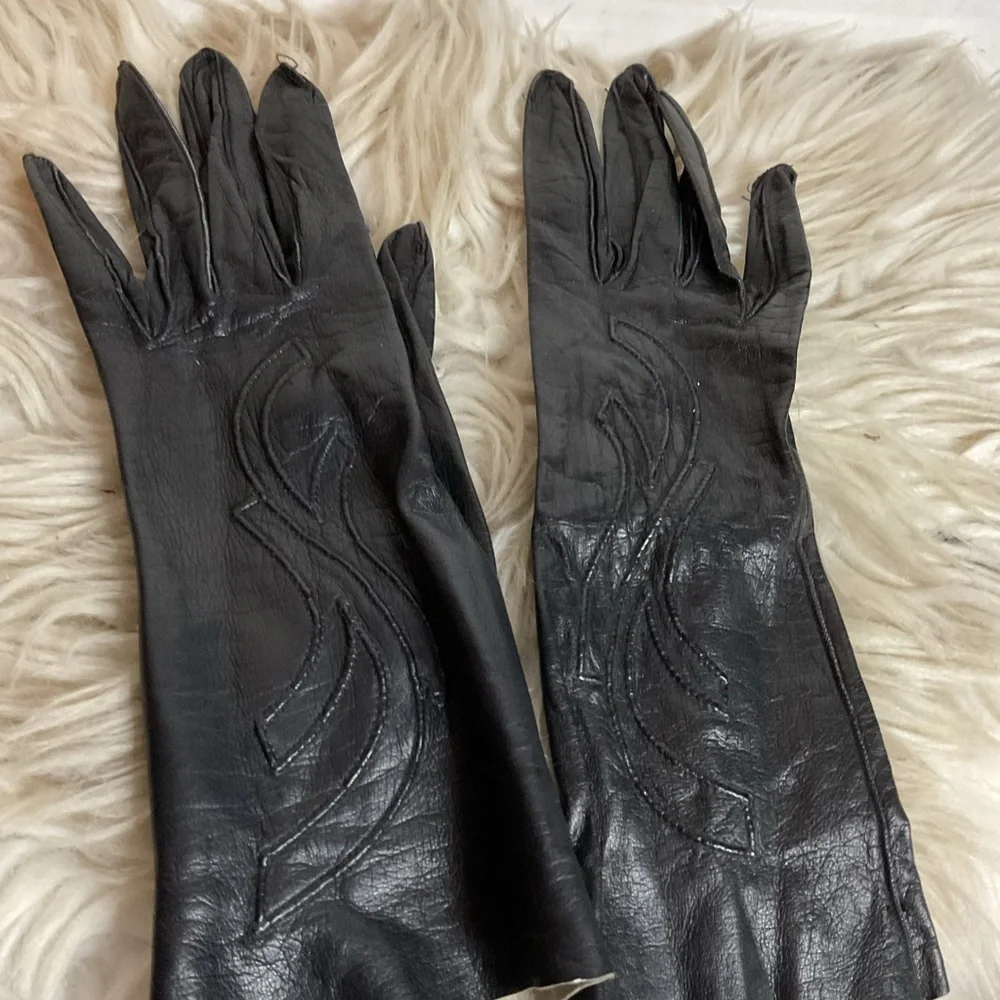 Vintage abstract embellished black leather gloves S